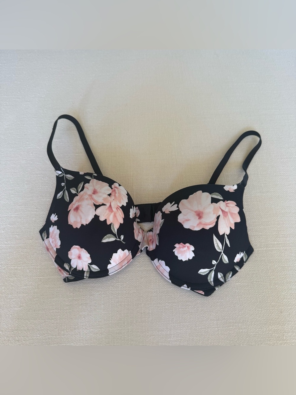 VS Pink wear everywhere push up bra floral print size 34C
